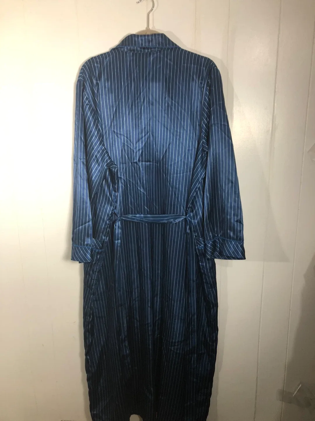 Men’s Blue Satin Robe. Size 1X.  Alfred Sung. image indicator(2)