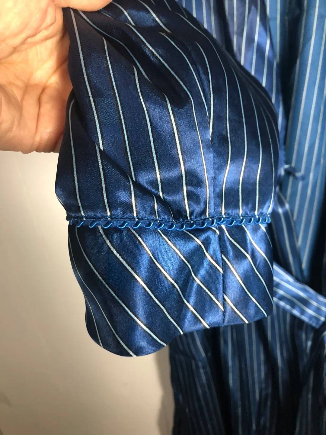 Men’s Blue Satin Robe. Size 1X.  Alfred Sung. image indicator(5)