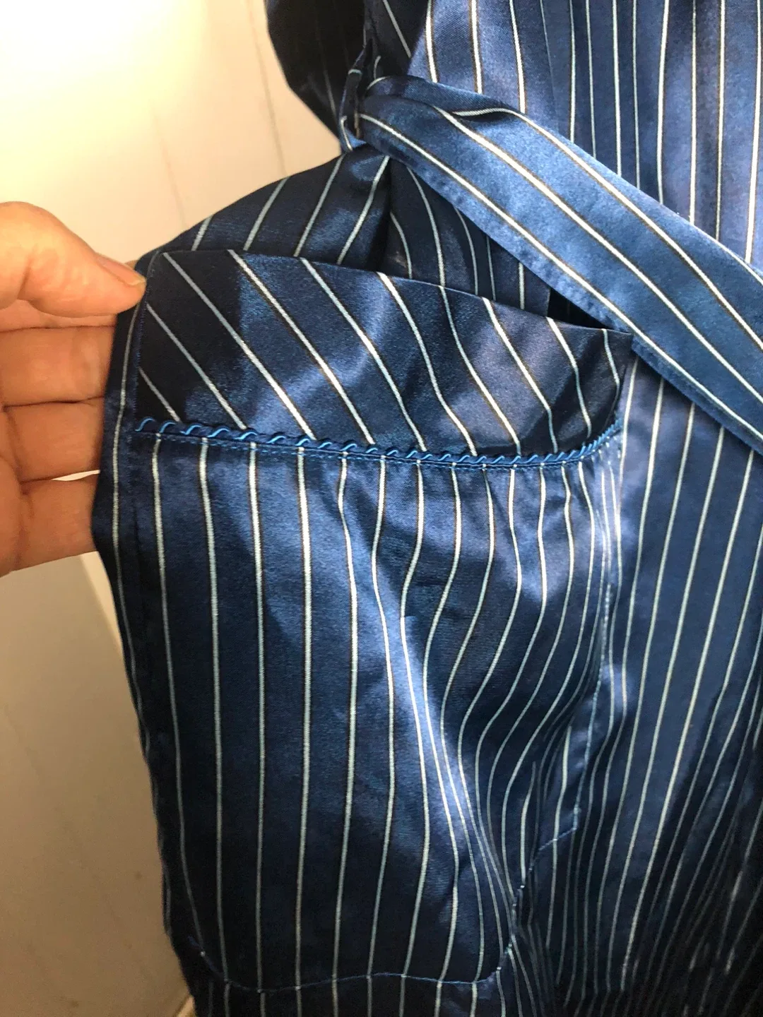 Men’s Blue Satin Robe. Size 1X.  Alfred Sung. image indicator(4)