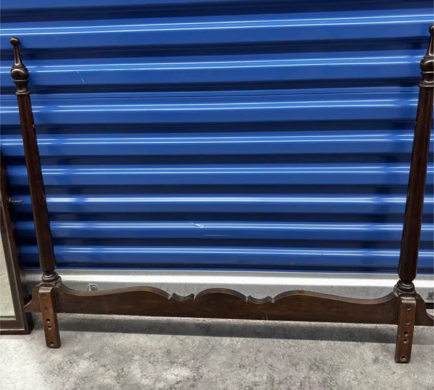 Antique Wood Framed Mirror with Shell Design - photo 4
