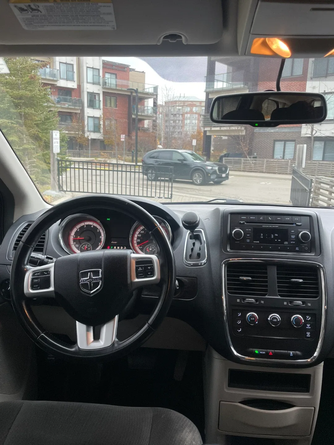 Certified 2016 Caravan image indicator(8)