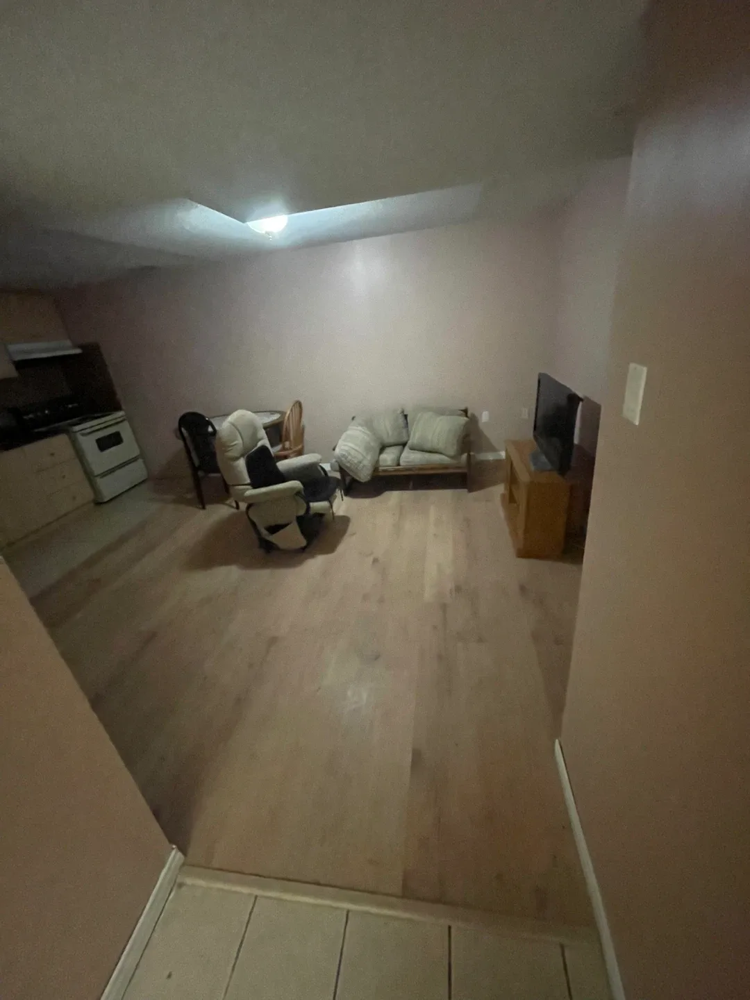 1 bedroom basement apartment for rent image indicator(3)