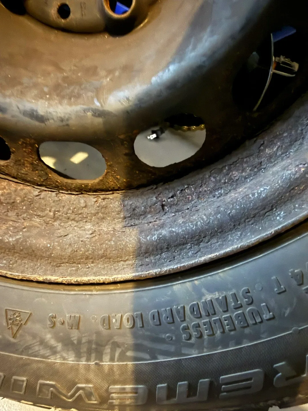 Continental WinterContact Tire on Rim image indicator(9)