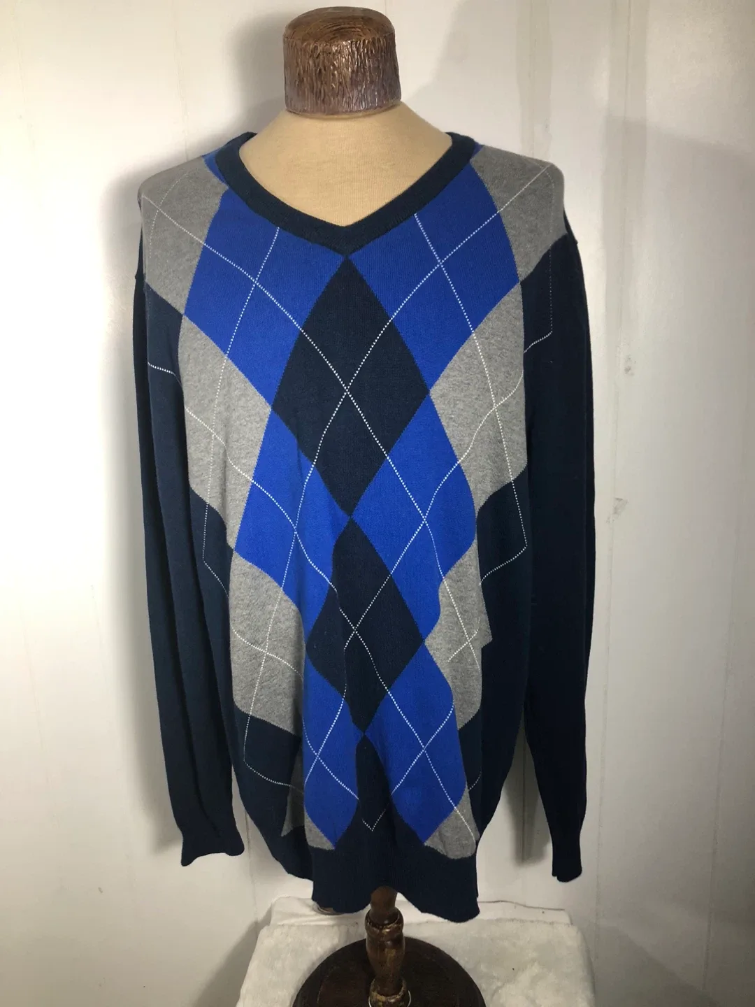 Men’s Blue Sweater. Diamond Pattern. Old Navy. Size XXL.