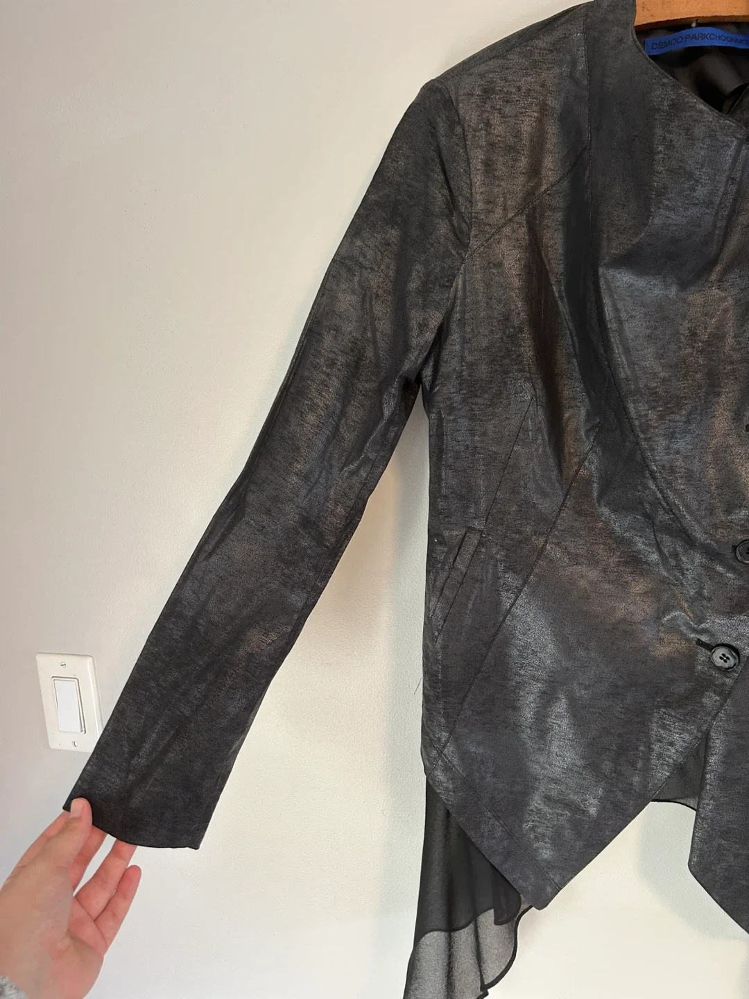 DEMOO PARKCHOONMOO Jacket image indicator(2)