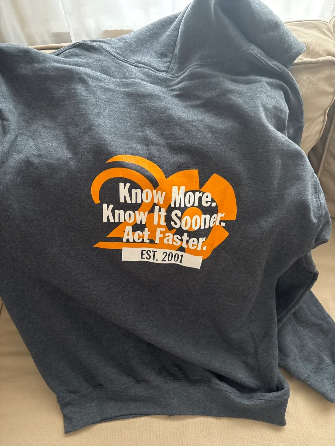 Gildan Grey Zip-Up Hoodie - Size M image indicator(2)