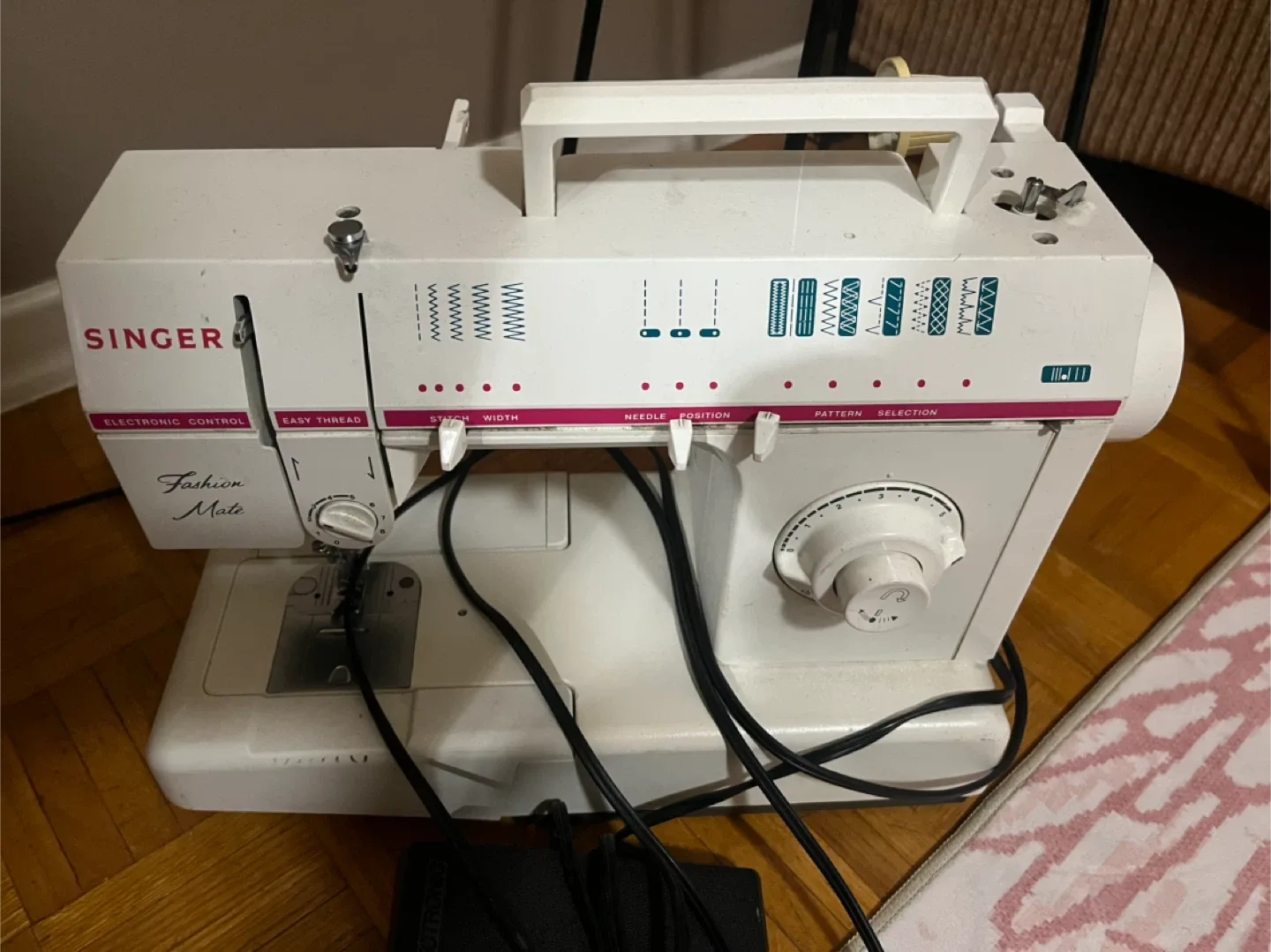 Singer Fashion Mate Sewing Machine