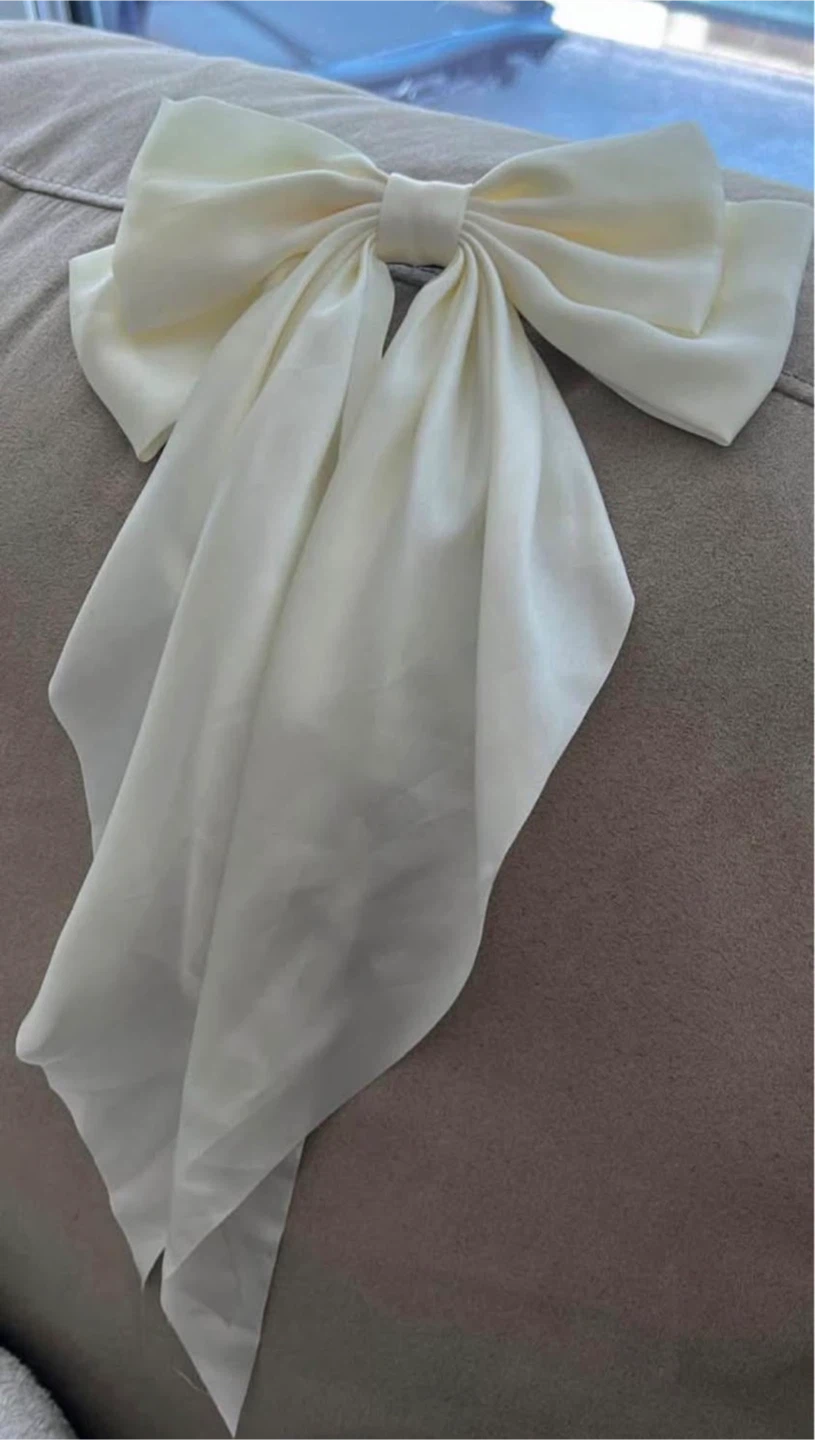 Handmade Ivory Bow Hair Clip - photo 2