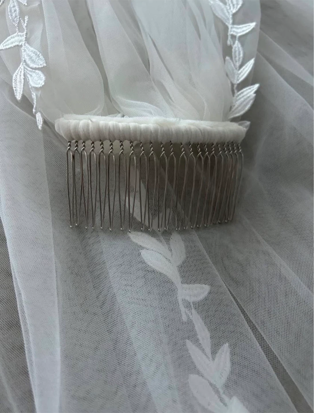 Wedding Veil with Leaf Embroidery - photo 4