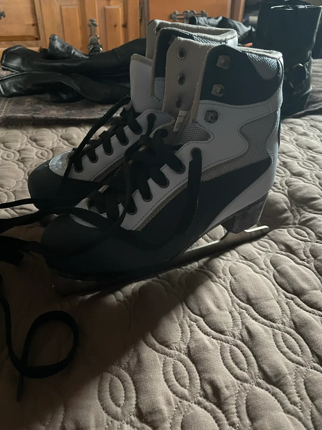 Ice Skates - Blue and Grey size 6 Ladies image indicator(3)