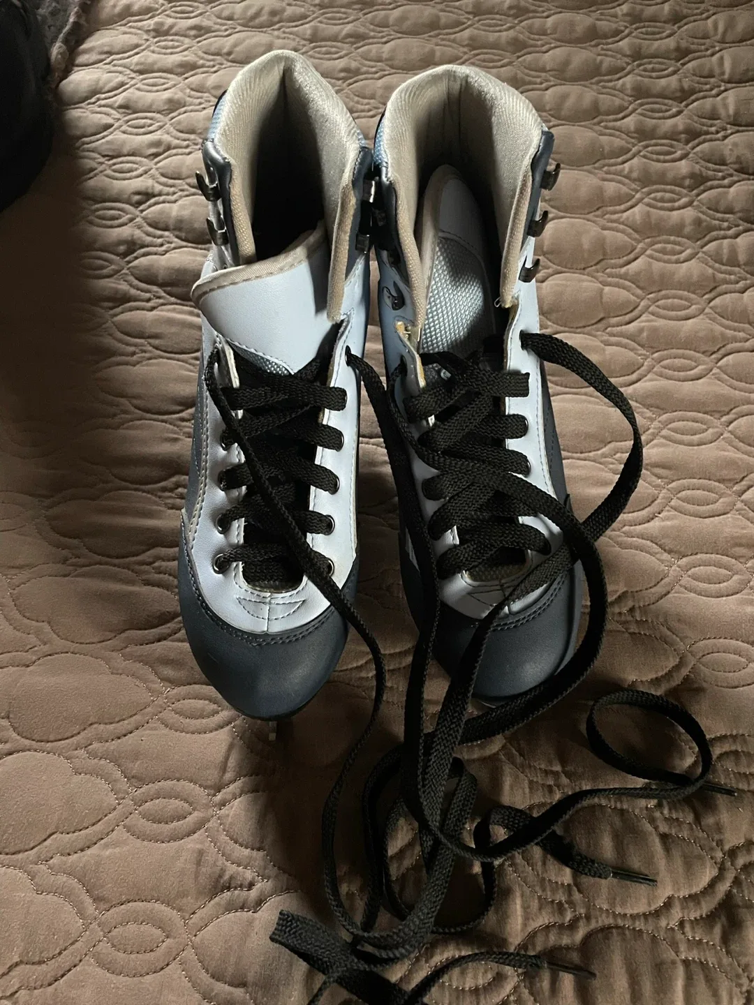 Ice Skates - Blue and Grey size 6 Ladies image indicator(5)