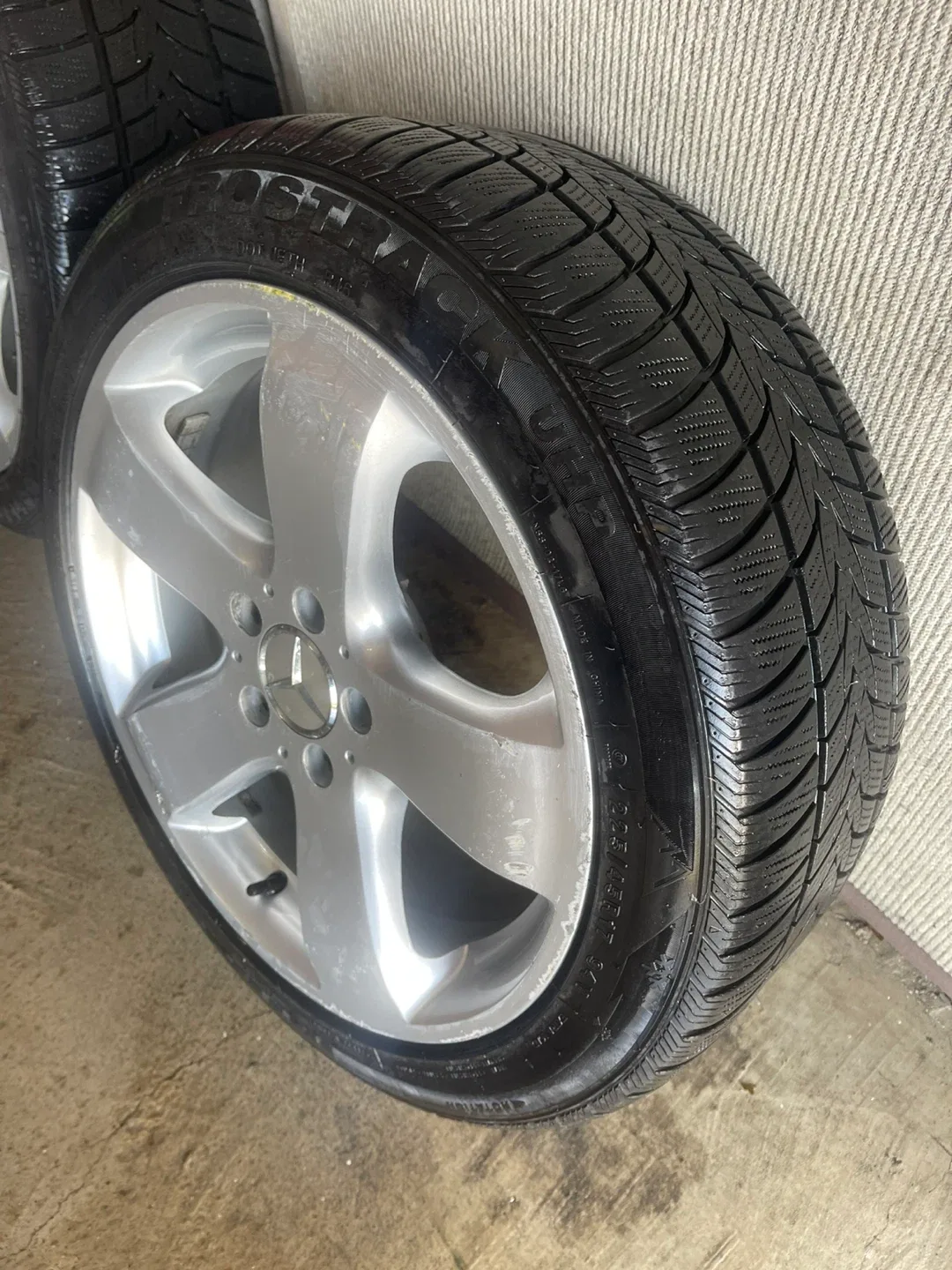 Mercedes-Benz Rims & Winter Tires - Set of 4 image indicator(2)