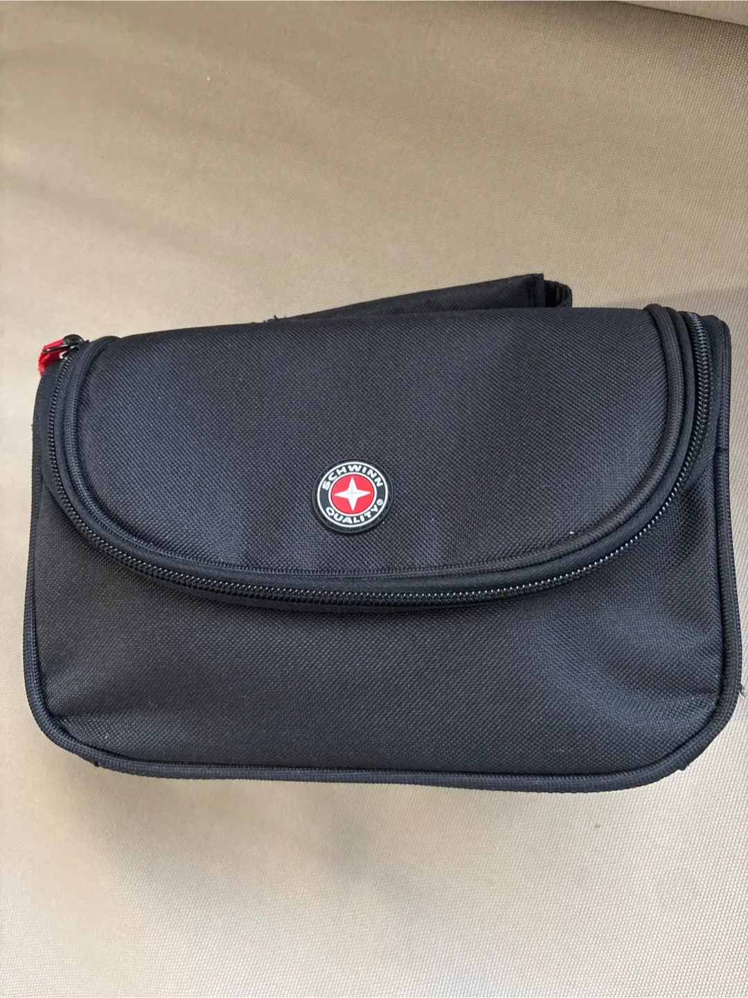 Schwinn Black Toiletry/ Bag image indicator(2)