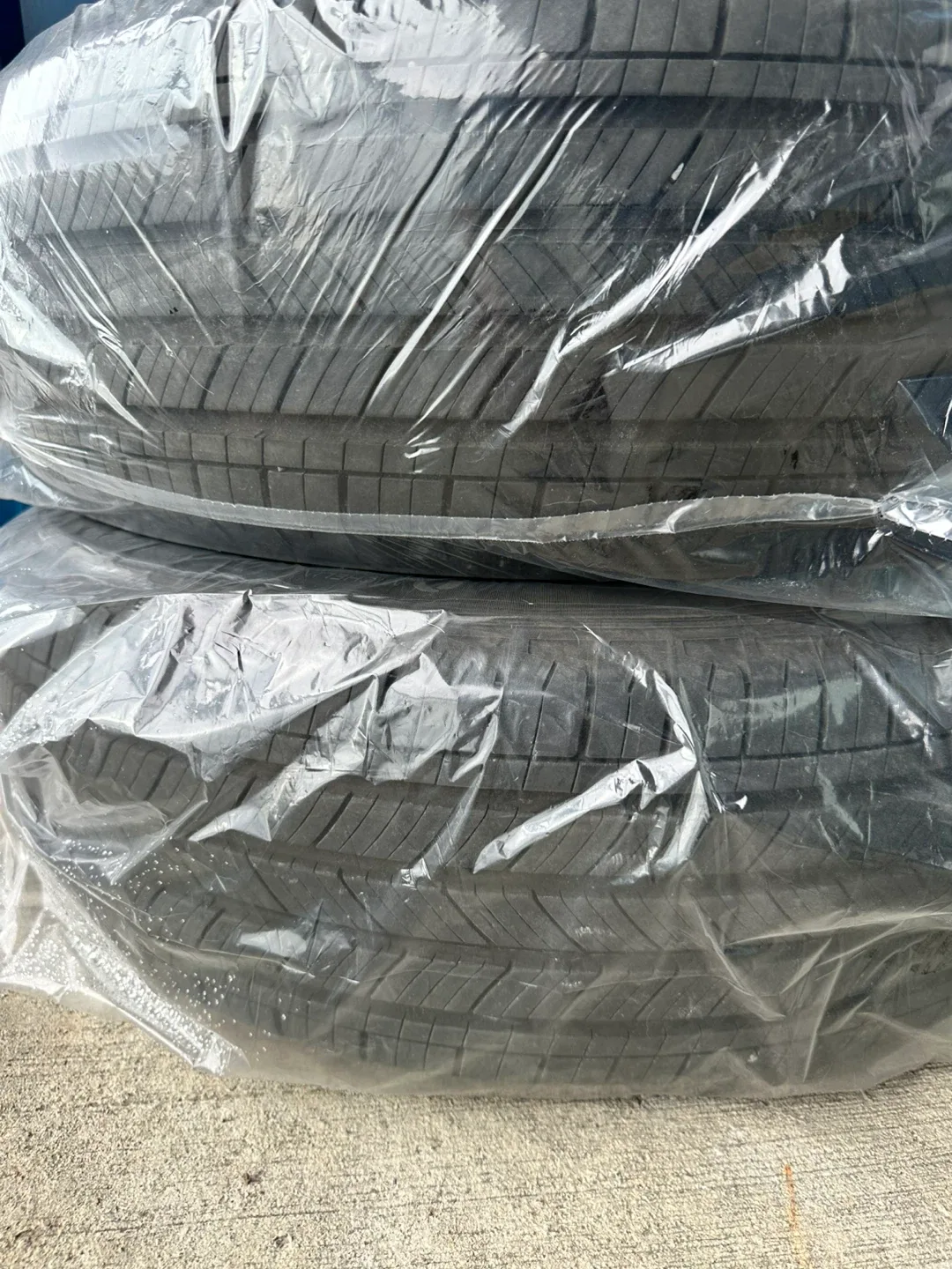 Four Michelin Tires - All Season - Primacy A/S - 225/65/R17