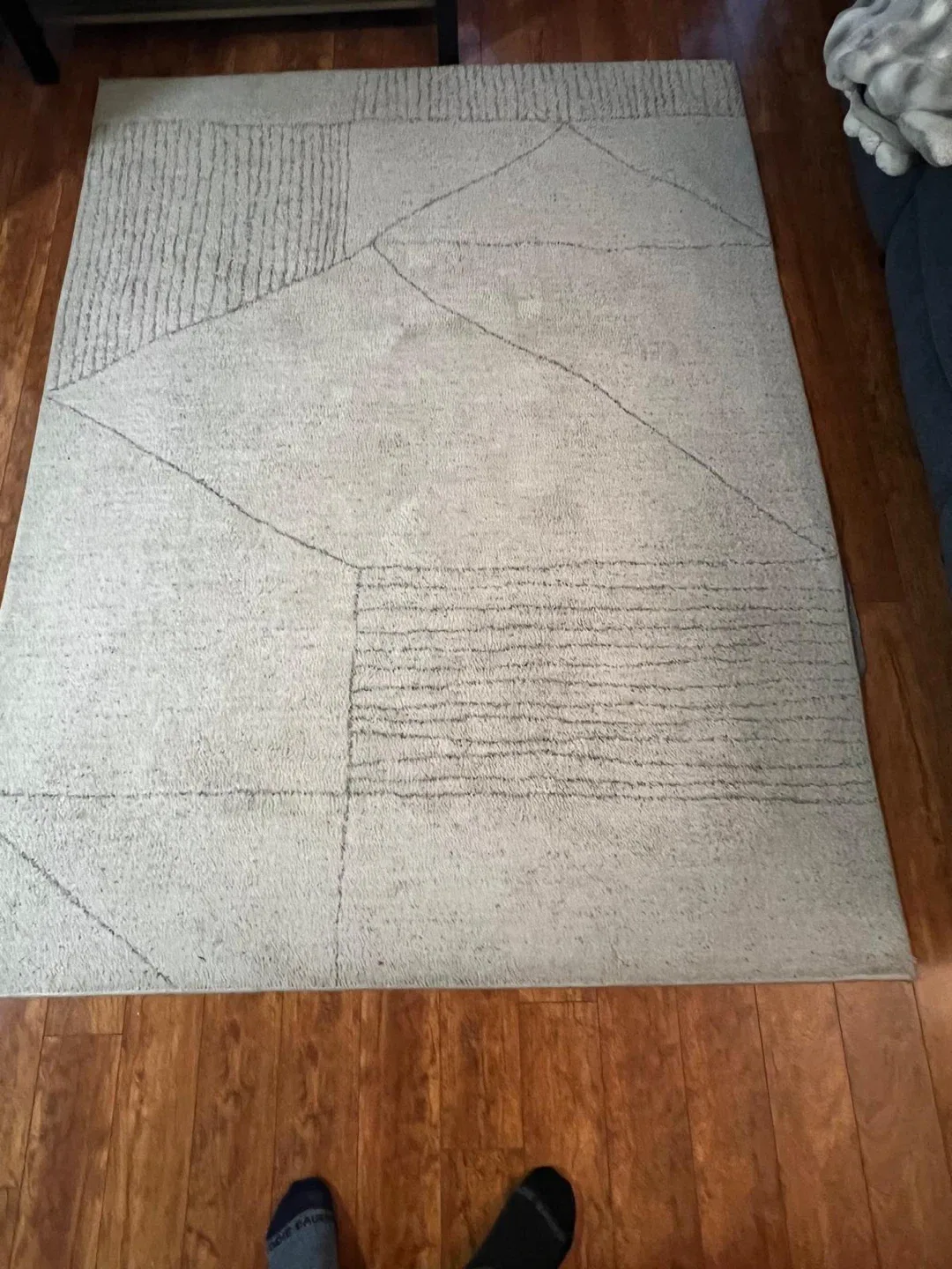 Geometric Patterned Area Rug image indicator(2)