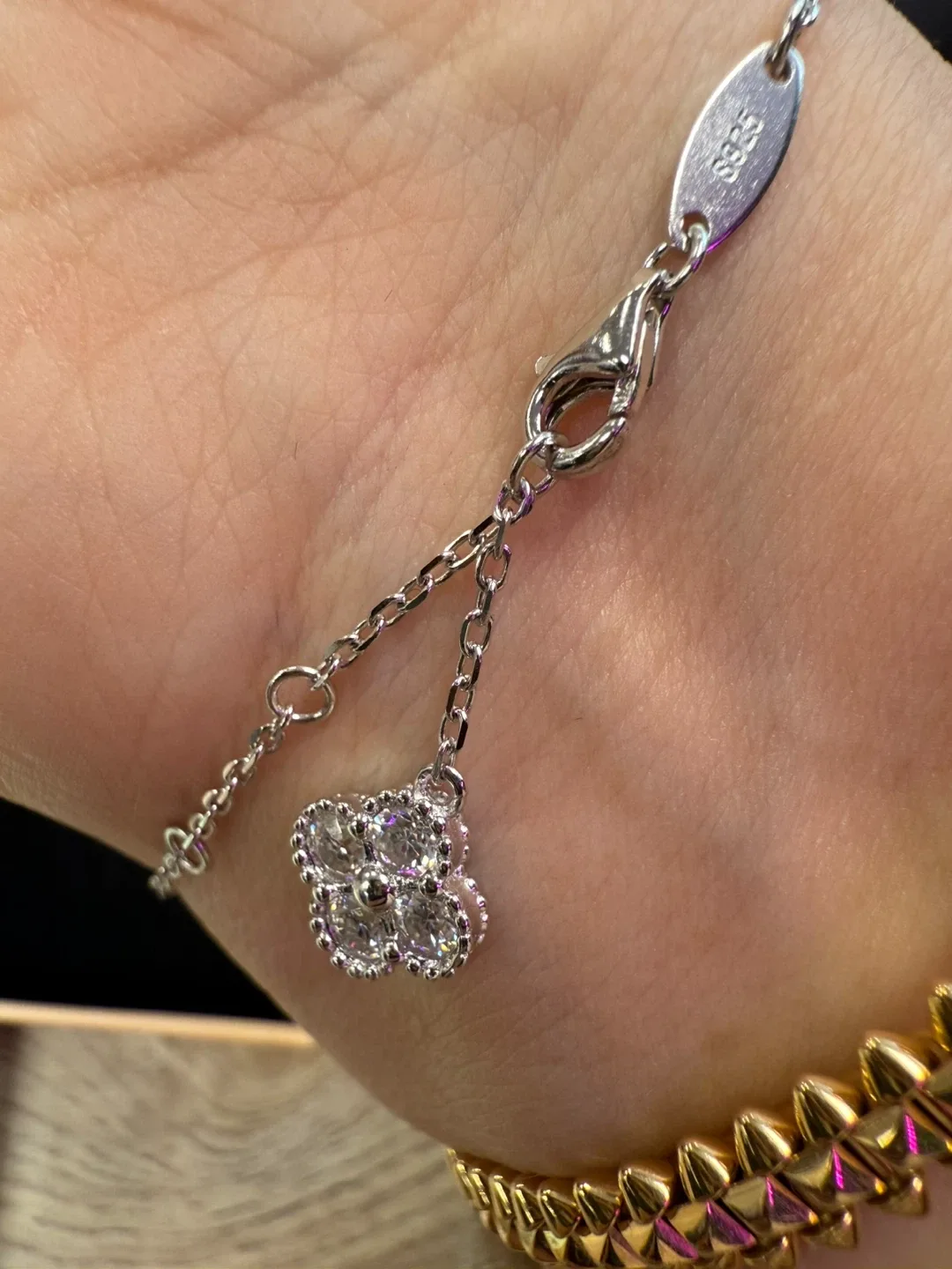 Brand new silver Moissanite Clover Bracelet image indicator(3)