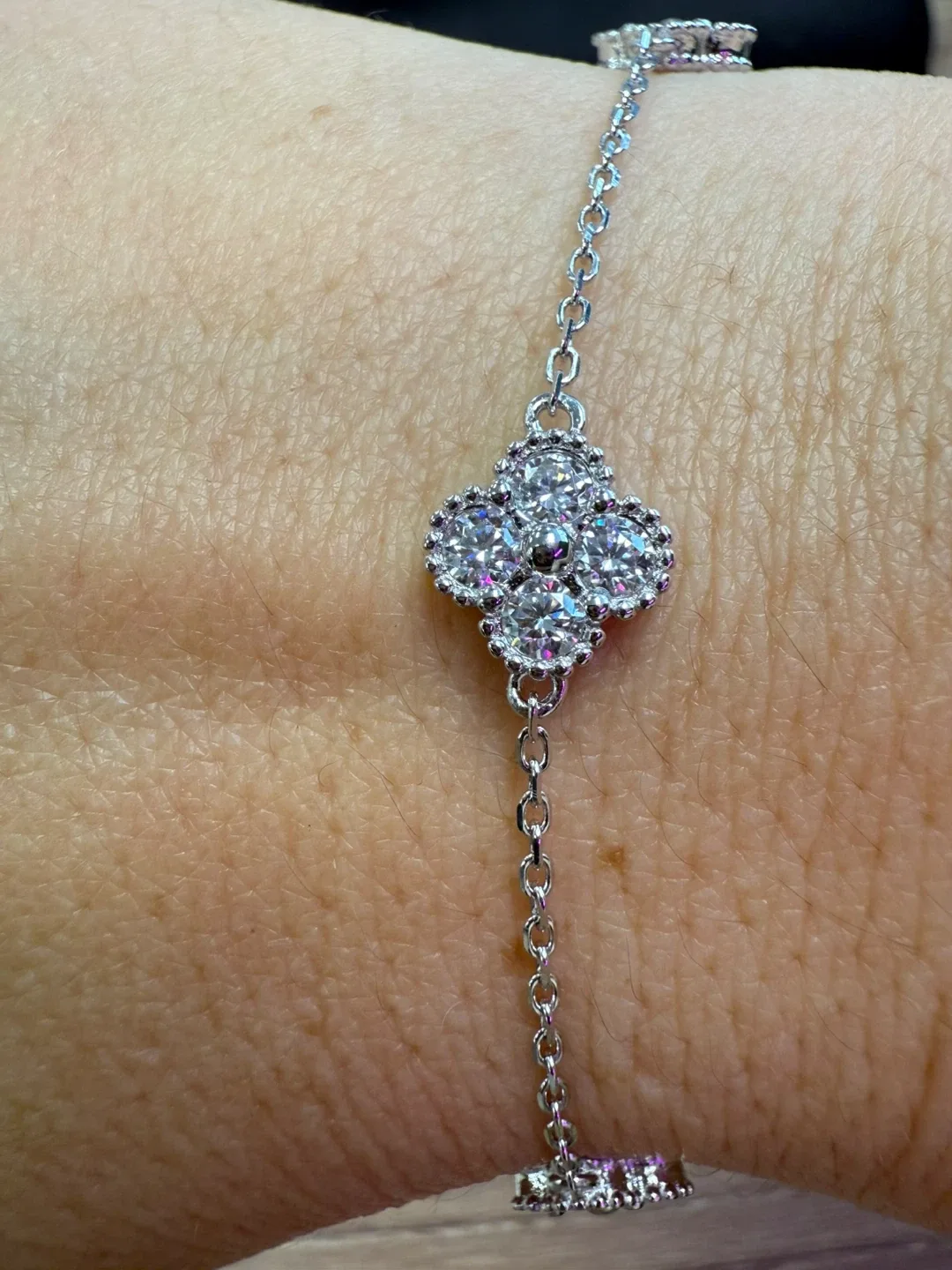 Brand new silver Moissanite Clover Bracelet image indicator(2)