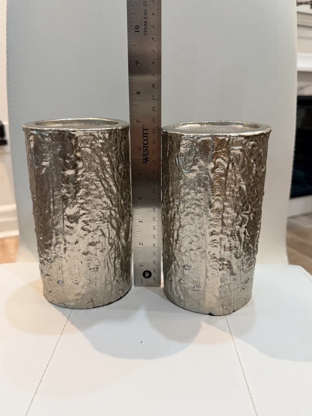 X-Mas decor: 2 Decorative Silver Metal Trays & 2 Candle Holders image indicator(3)