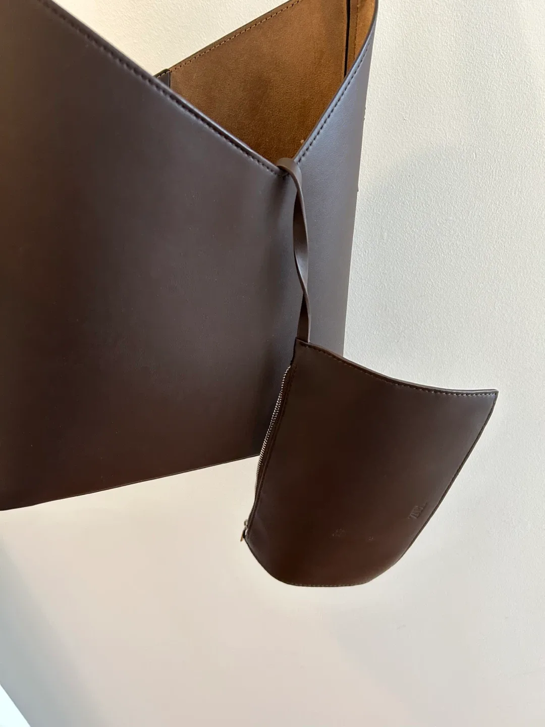 Zara Brown Leather Bucket Bag image indicator(3)