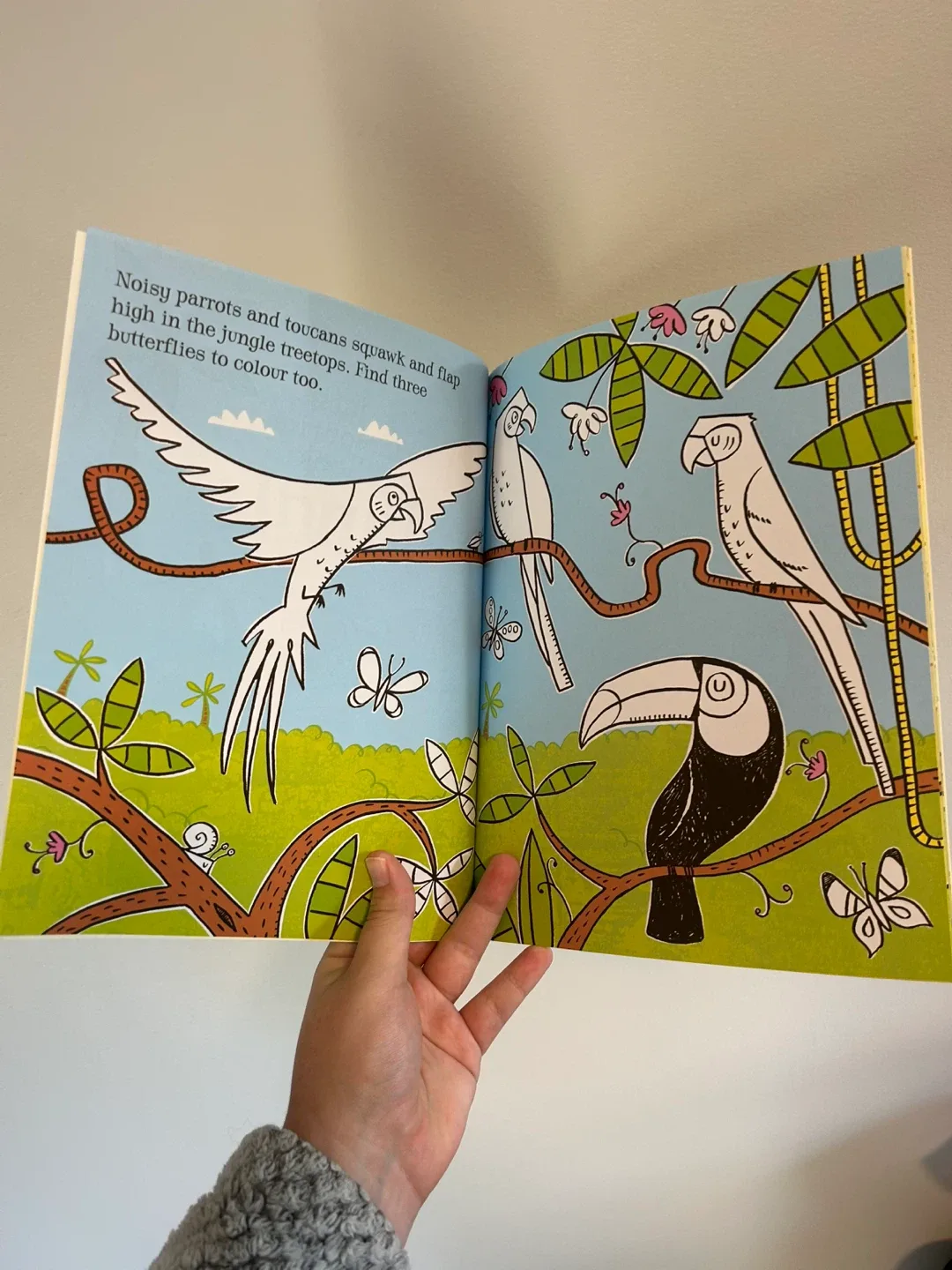 Usborne Colouring & Sticker Books Bundle image indicator(4)