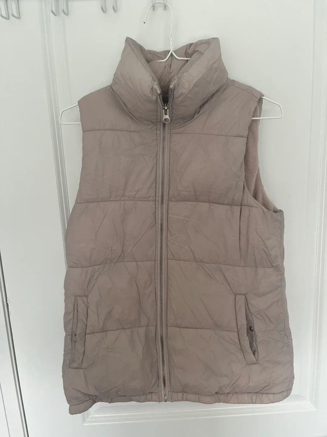 Old Navy Puffer Vest - Size XS