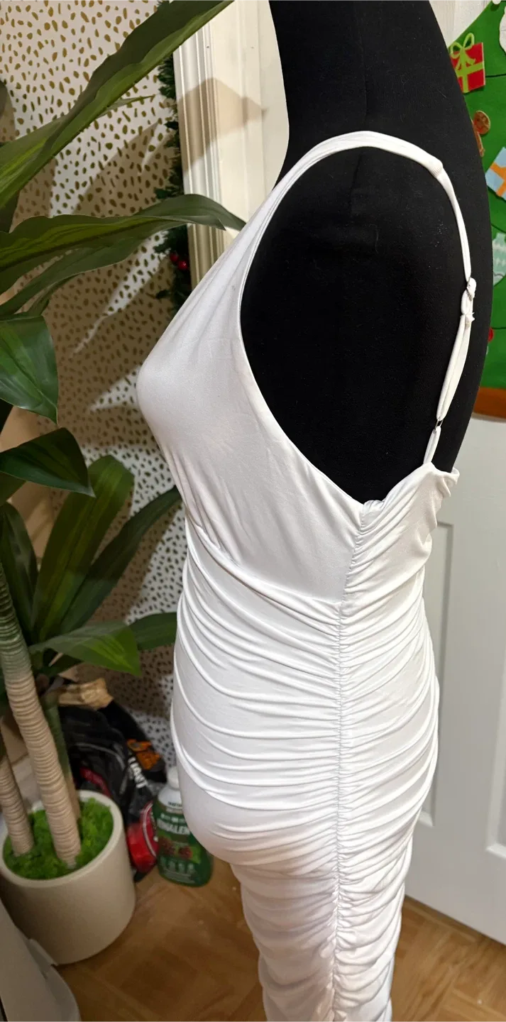 White Ruched Bodycon Dress Size S image indicator(4)
