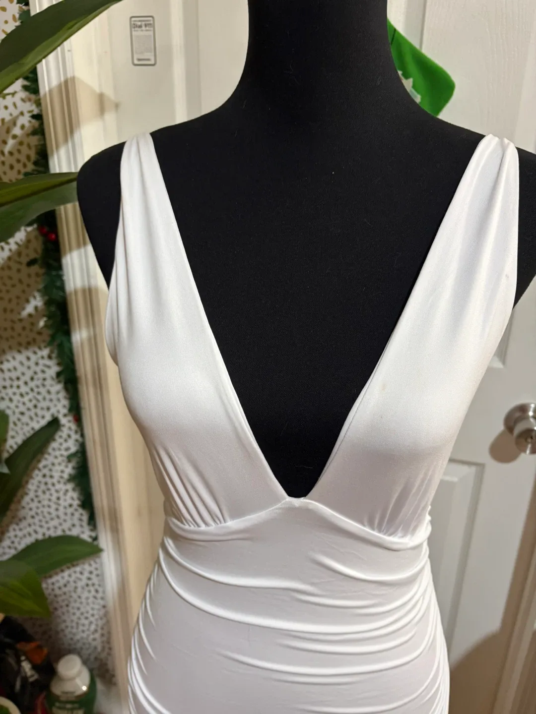 White Ruched Bodycon Dress Size S image indicator(3)