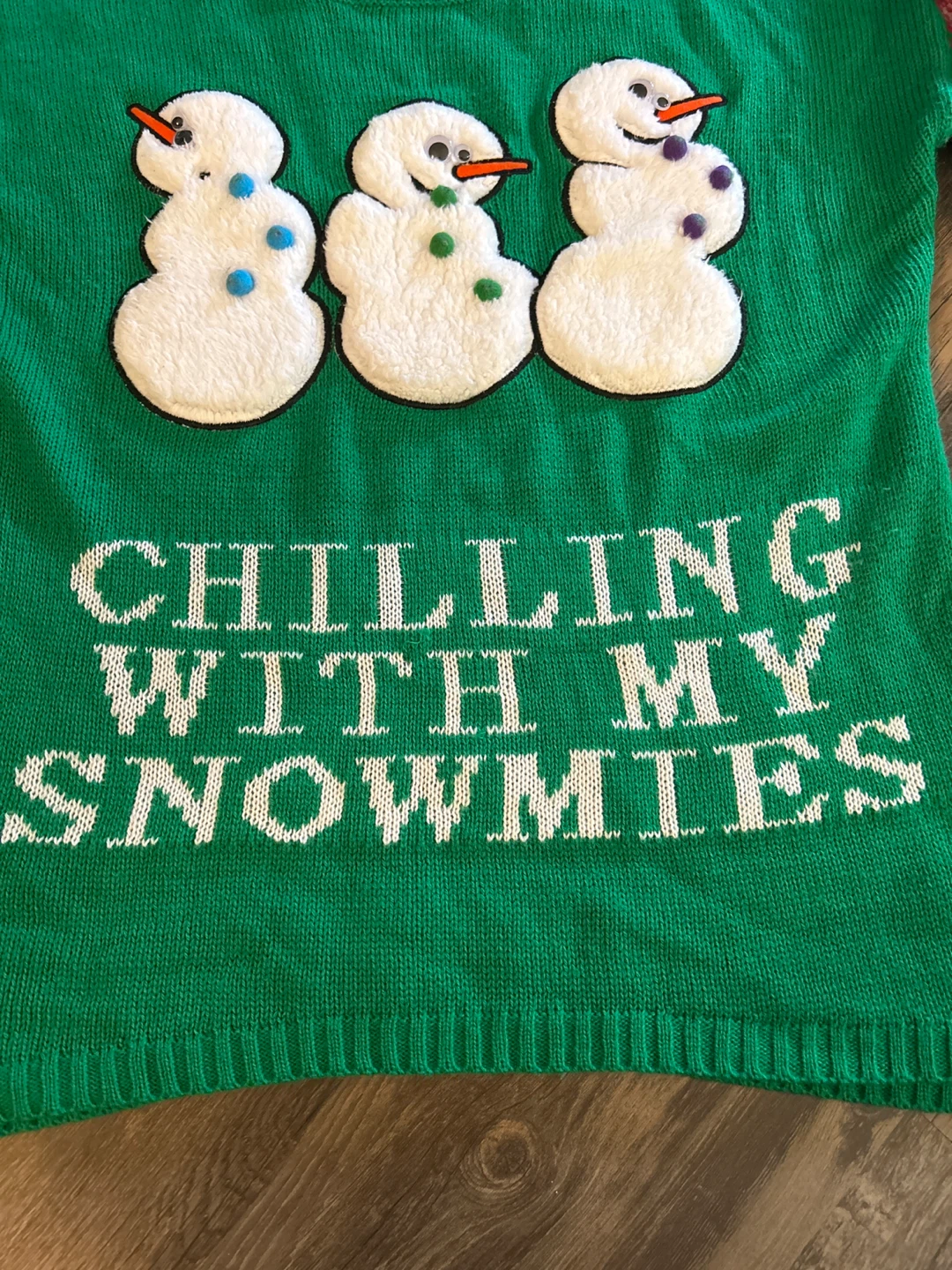 Green XL Christmas 🎄 Sweater - "Chilling With My Snowmies" - photo 3