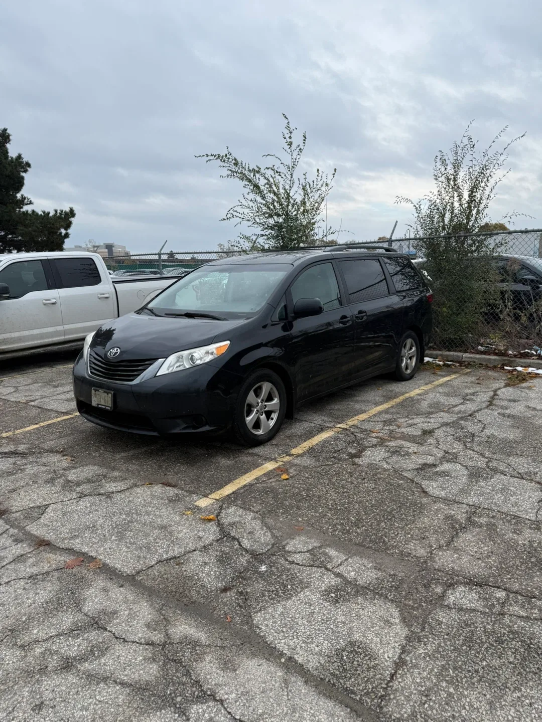 Toyota Sienna Minivan 2015 image indicator(3)