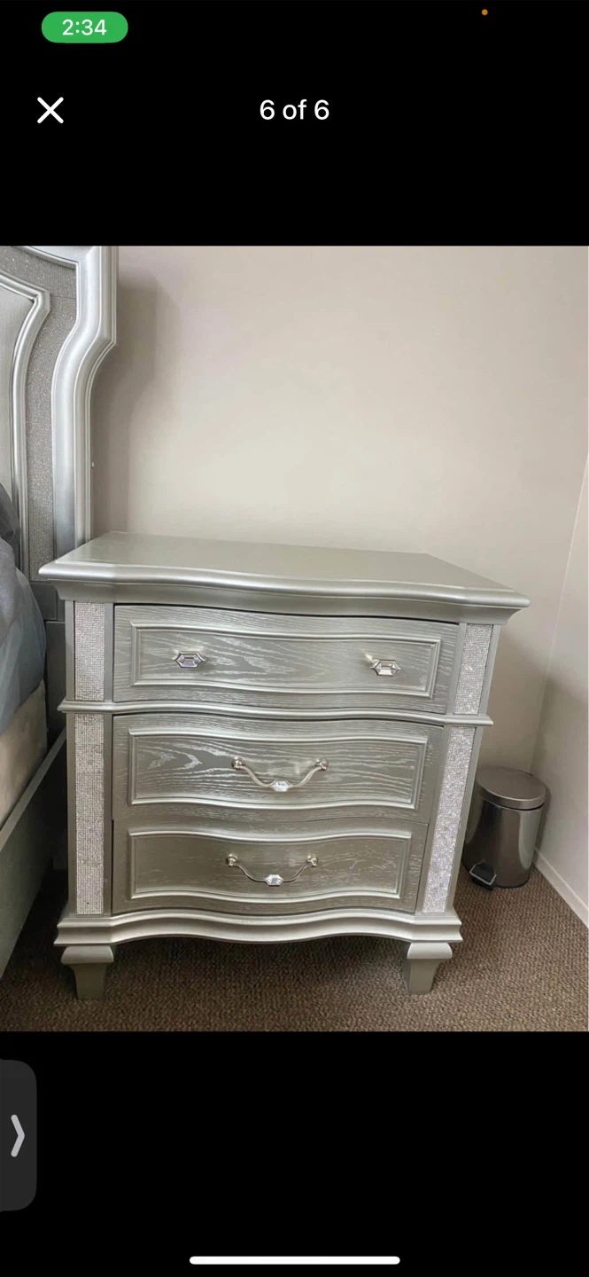 Silver Bedroom Set - Bed, Dresser, Nightstands - photo 3