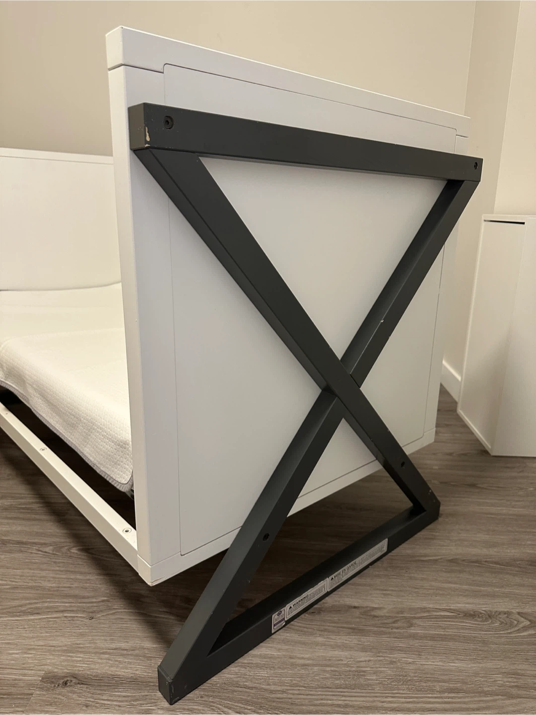 [Baby Crib]Storkcraft crib and Sealy Butterfly Crib mattress - photo 3