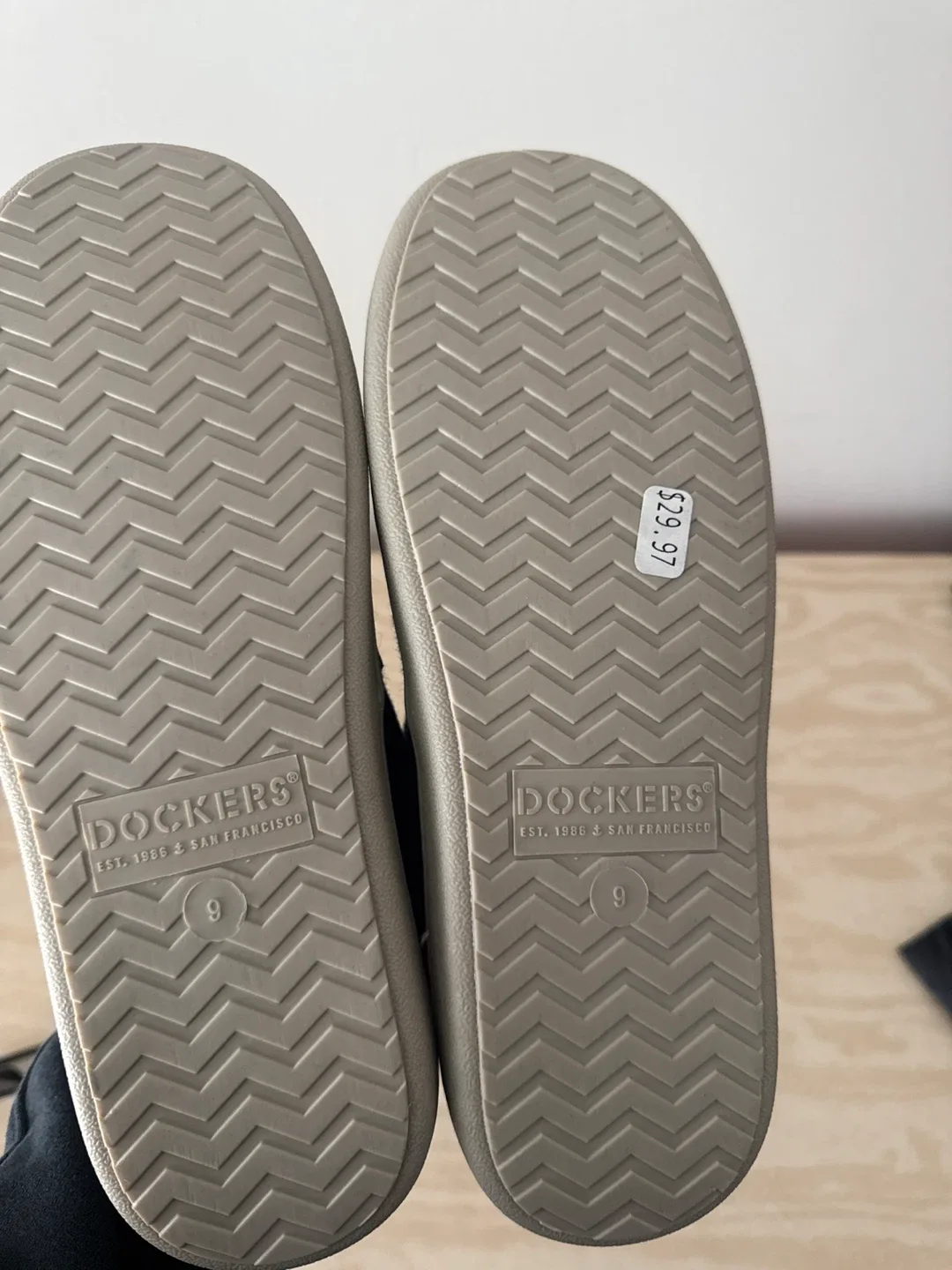 Dockers Men's Slippers Size 9 image indicator(4)