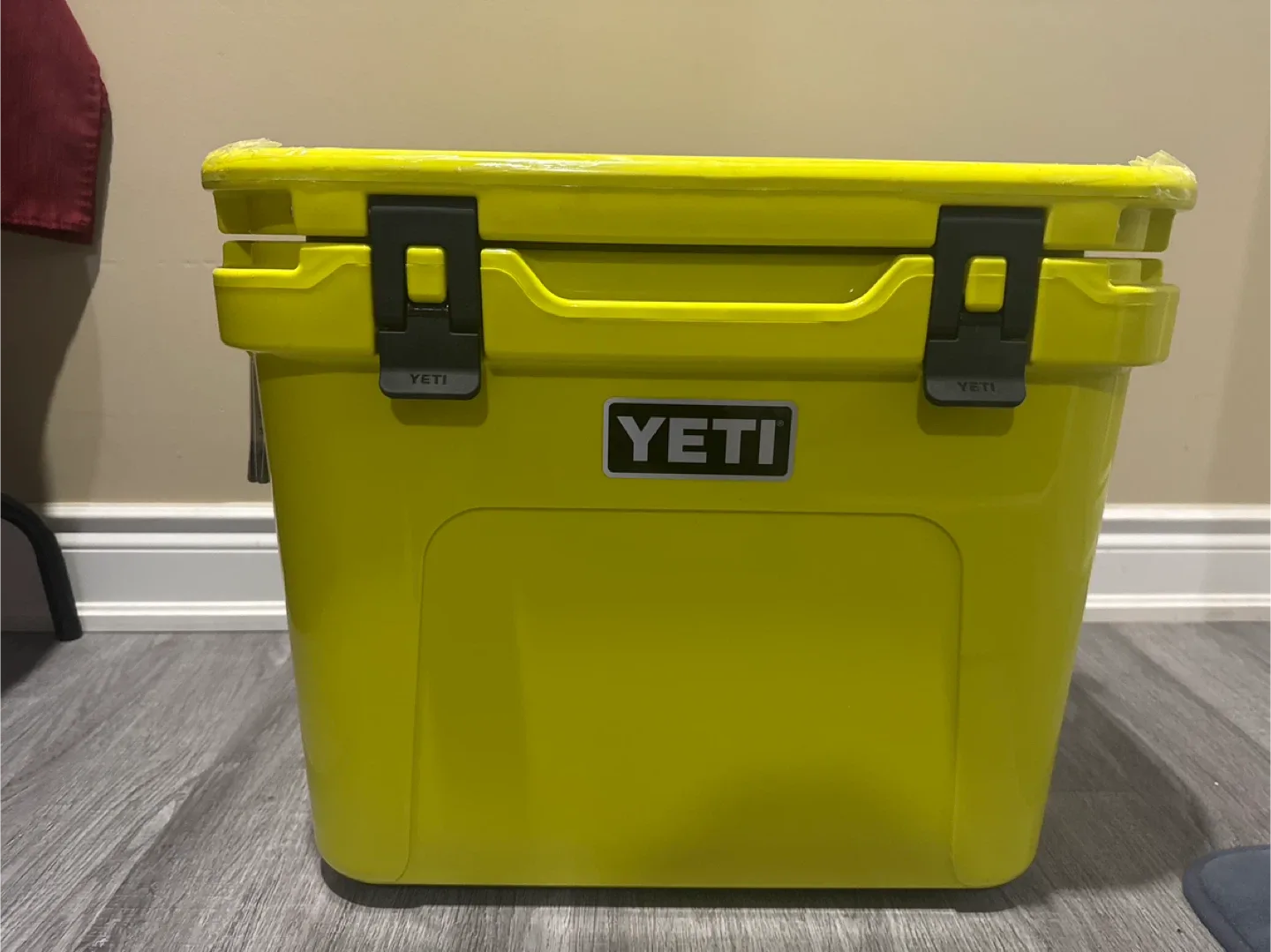 Yeti Roadie 32 Wheeled Cooler - Chartreuse