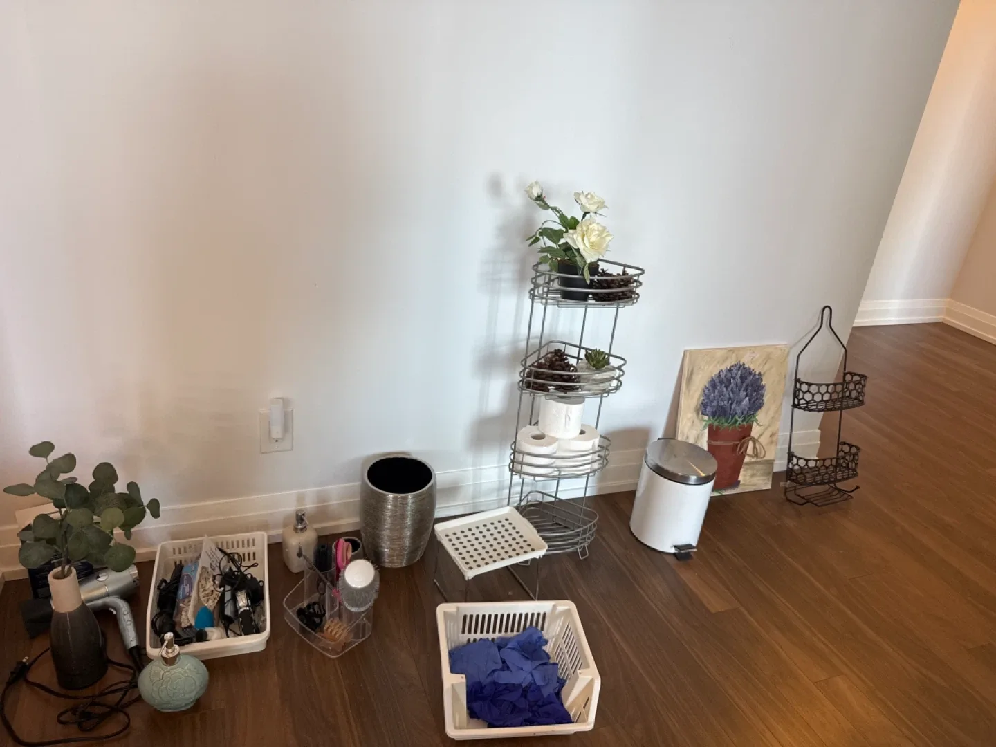 Assorted Home & Bath Items