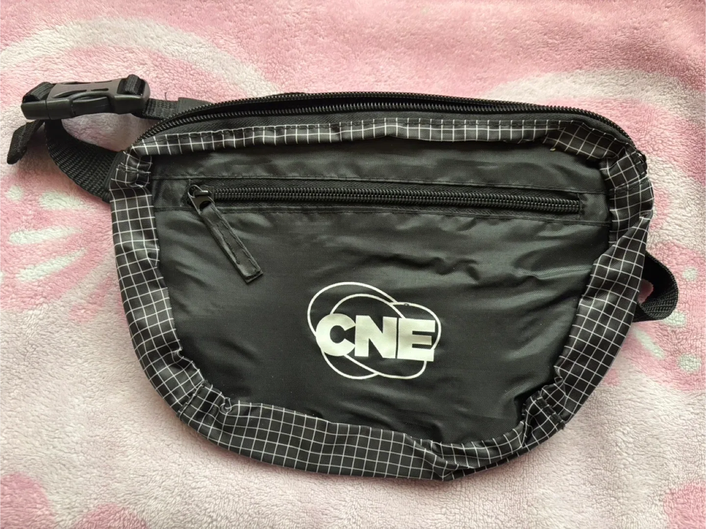 (CNE) Fanny Pack image indicator(2)