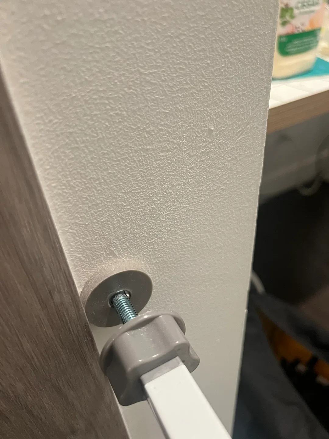 Regalo White Baby/ pet Gate - 44” non screwed image indicator(3)