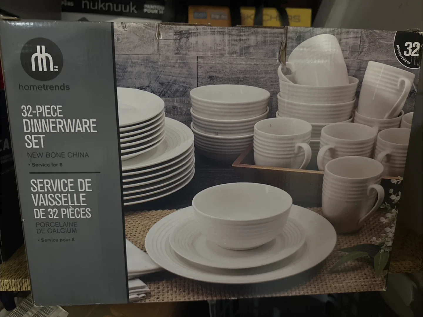 hometrends 32-Piece Dinnerware Set - New
