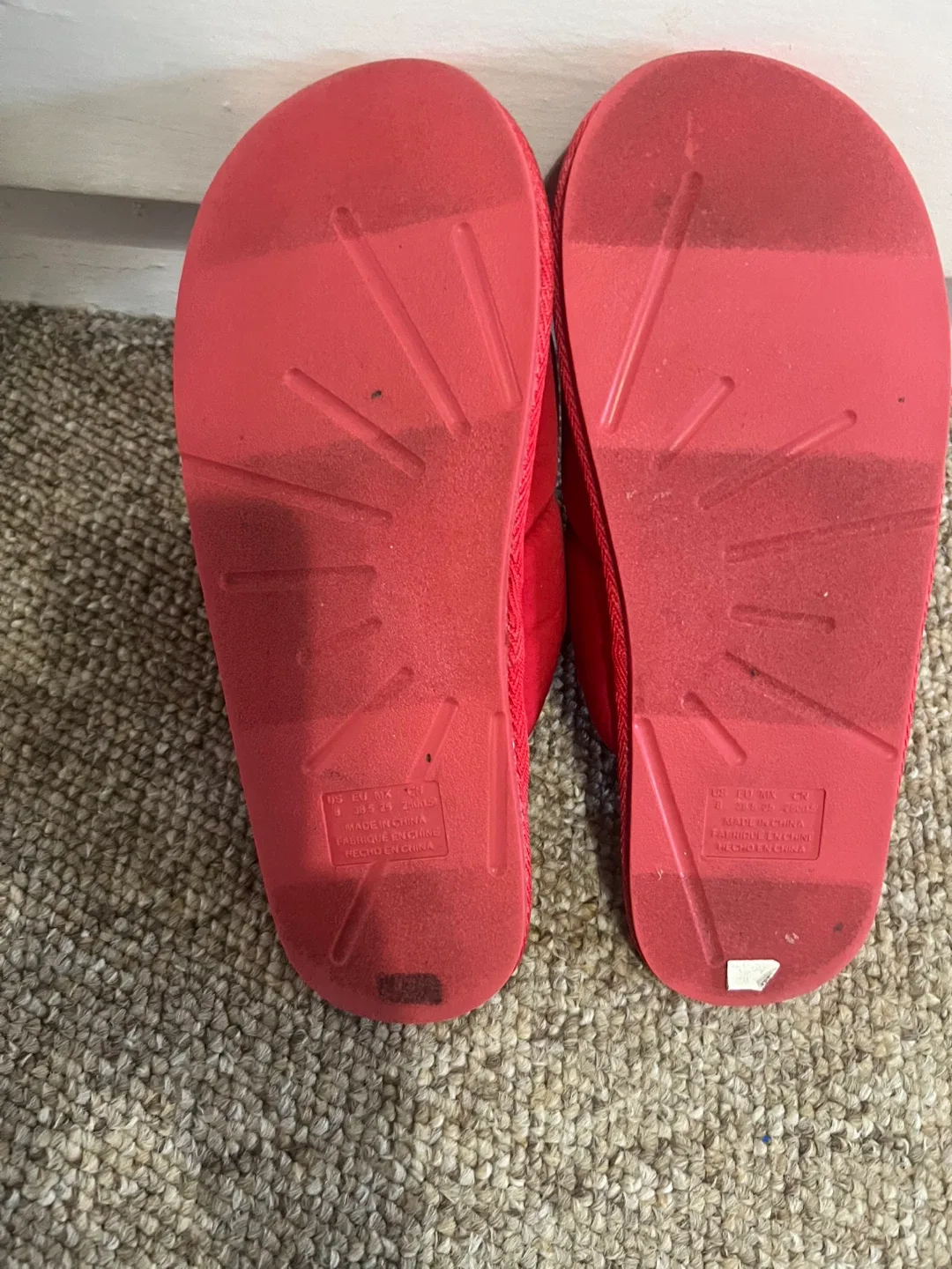 Women's Fluff Red House Slippers, Size 8 image indicator(3)