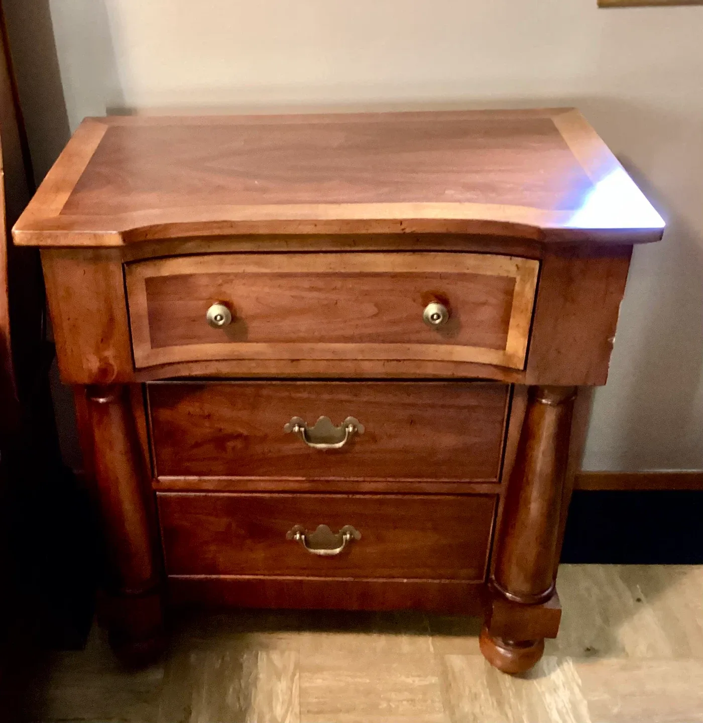 Bedroom Set - King Sleighbed Suite - Moving must Sell!! image indicator(5)