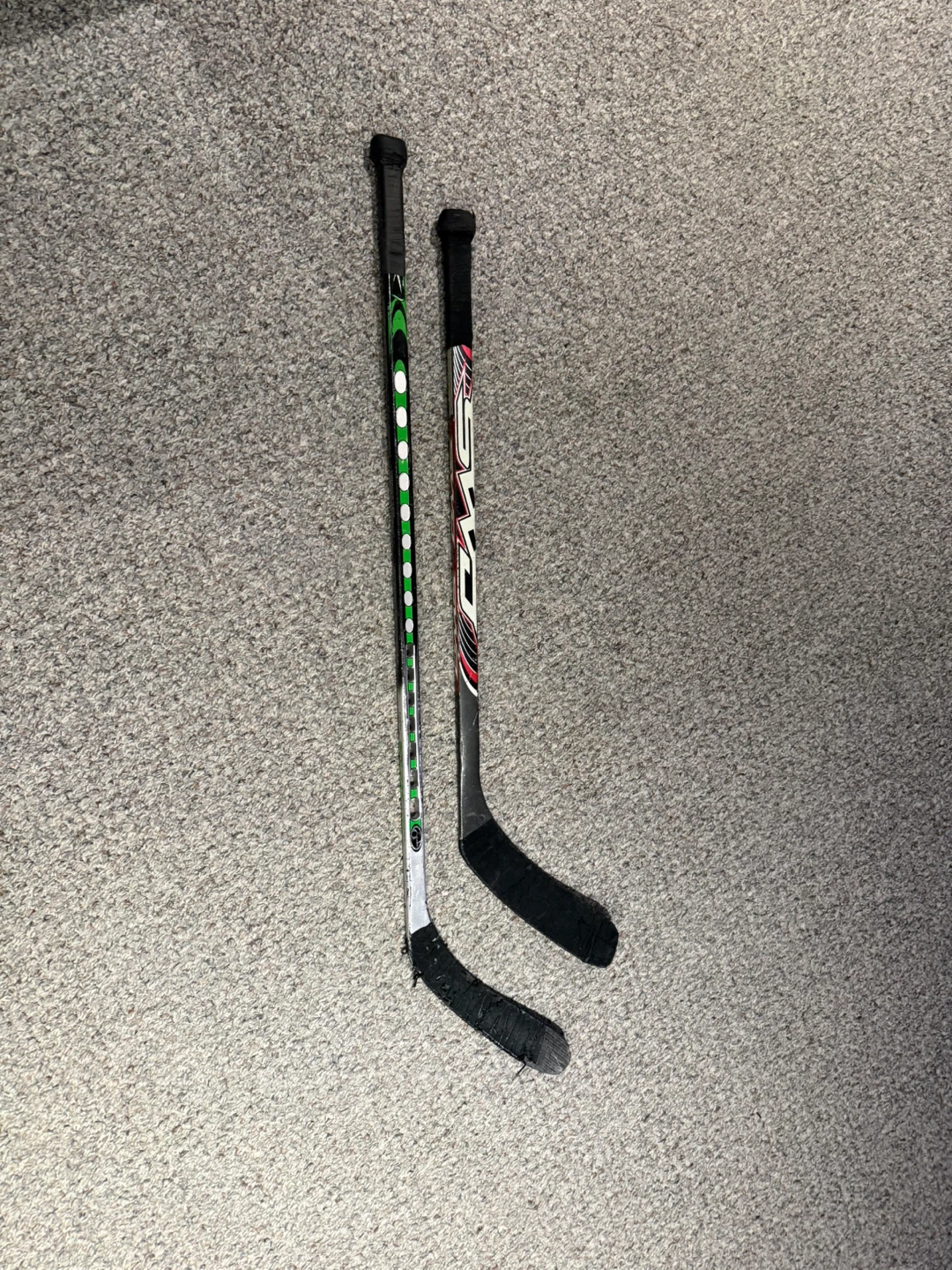 Assorted Hockey Sticks: Bauer, Easton, Sherwood & More - photo 3