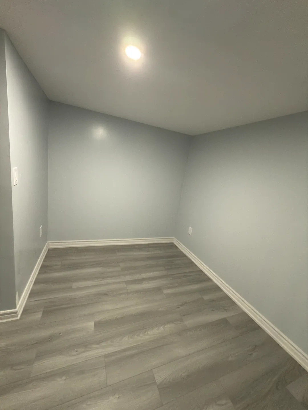 PRIVATE ROOM FOR RENT - Newly renovated image indicator(3)