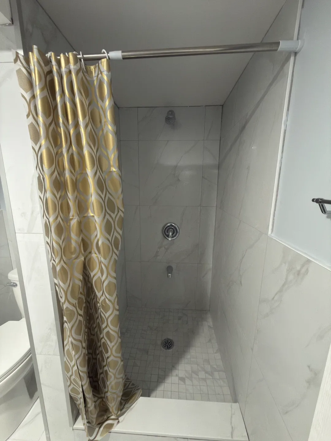 PRIVATE ROOM FOR RENT - Newly renovated image indicator(7)