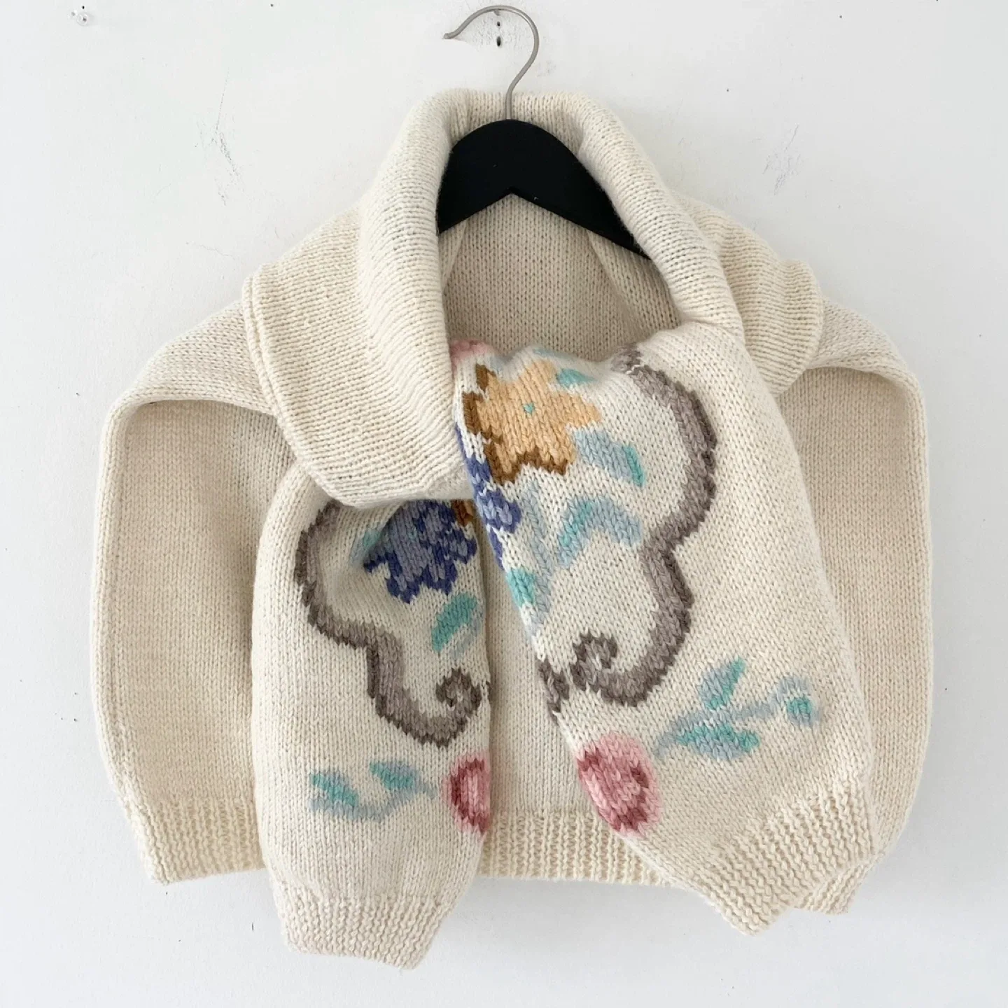 1980's Vintage 100% Wool Floral Sweater image indicator(3)