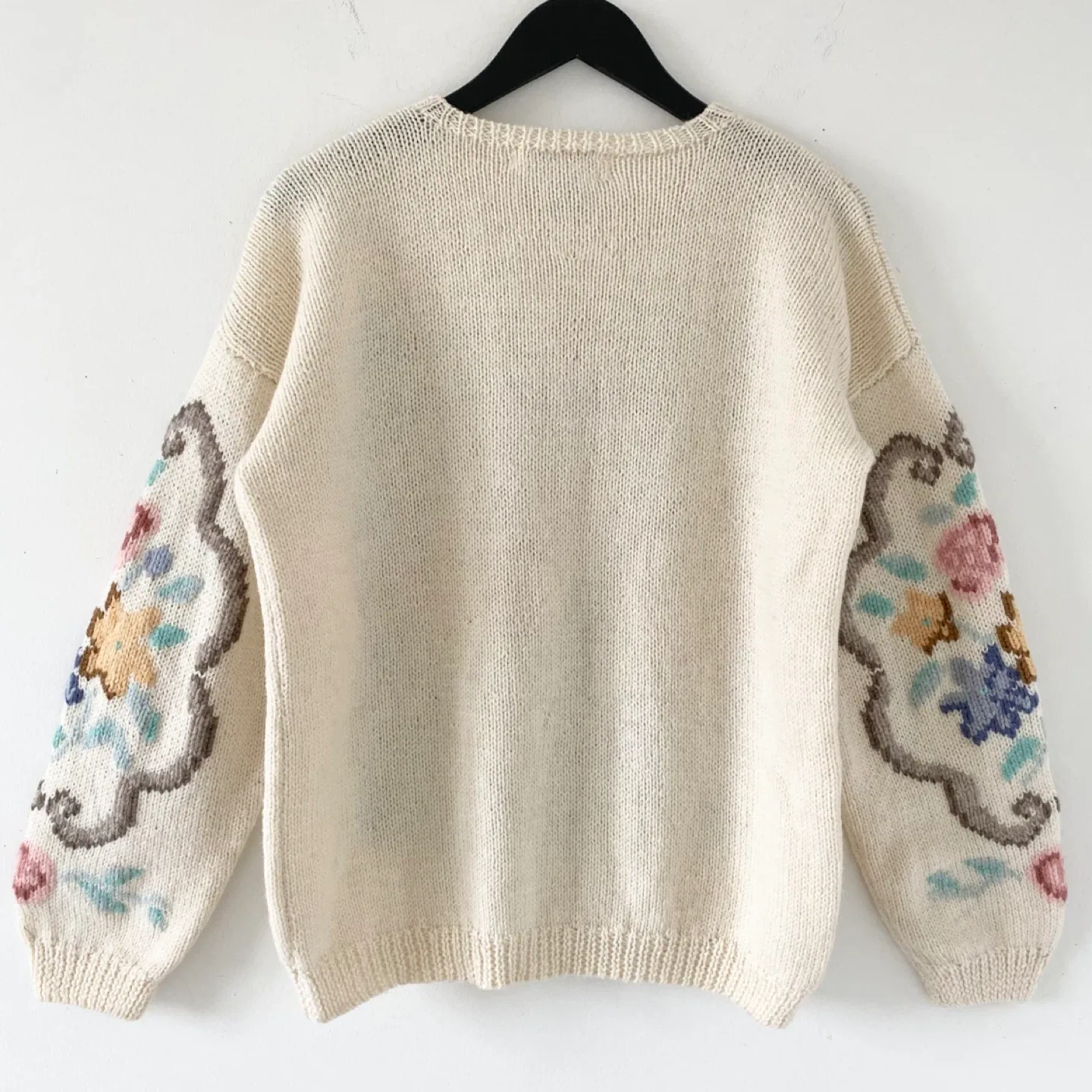 1980's Vintage 100% Wool Floral Sweater image indicator(2)