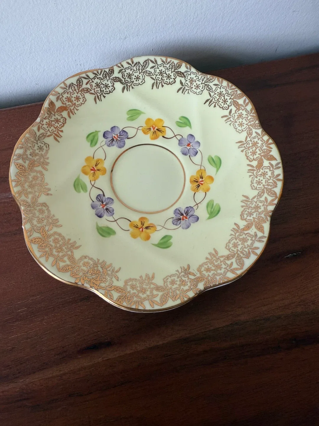 Candle Tea Cup & Saucer Set image indicator(2)