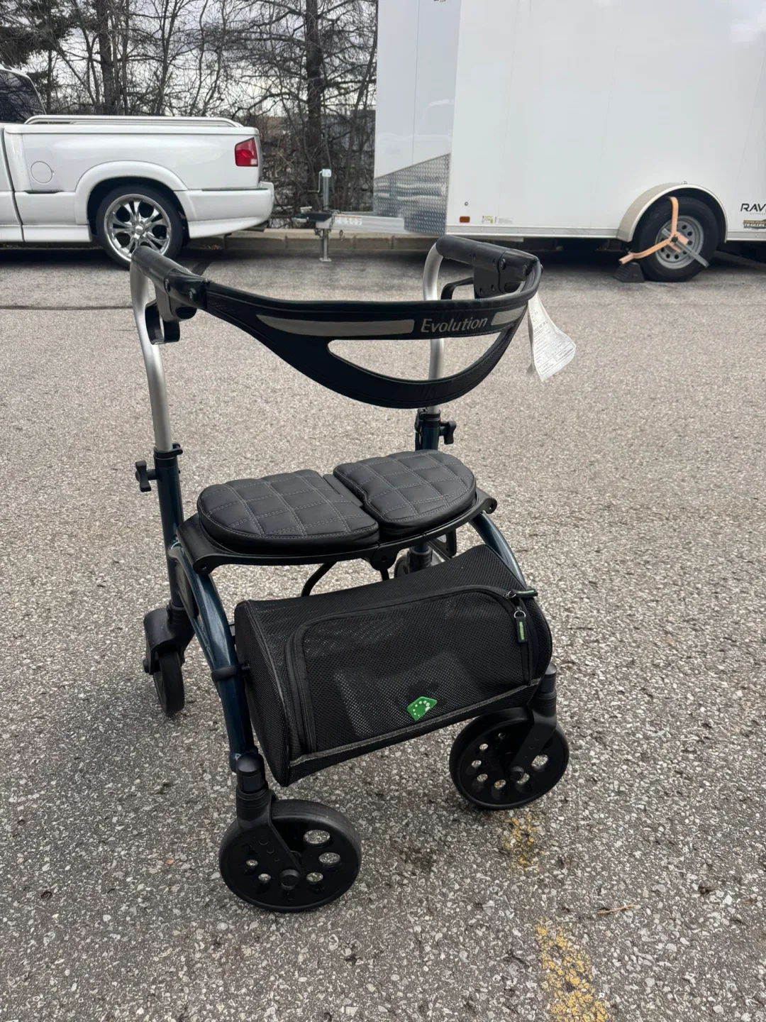 Evolution walker rollator