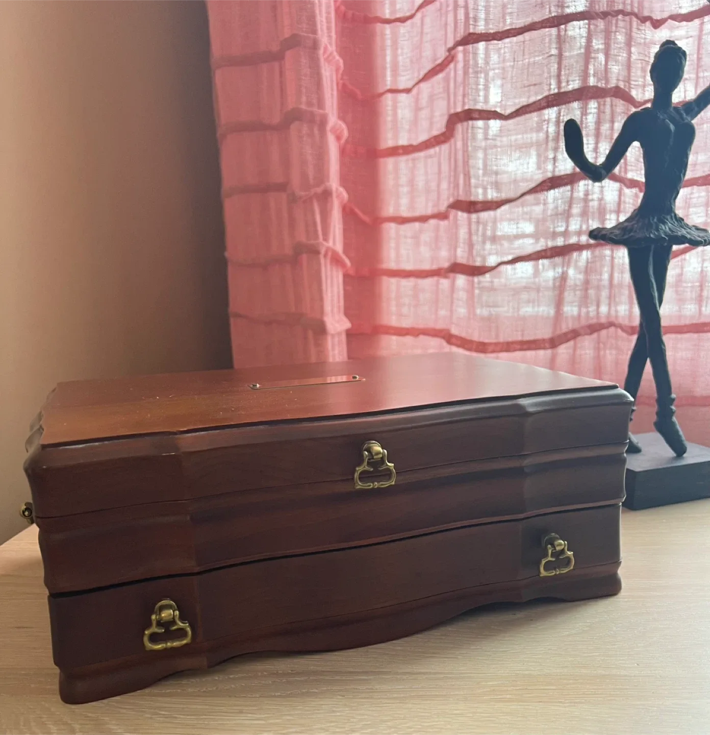 Vintage “Her Majesty” Jewellery Box