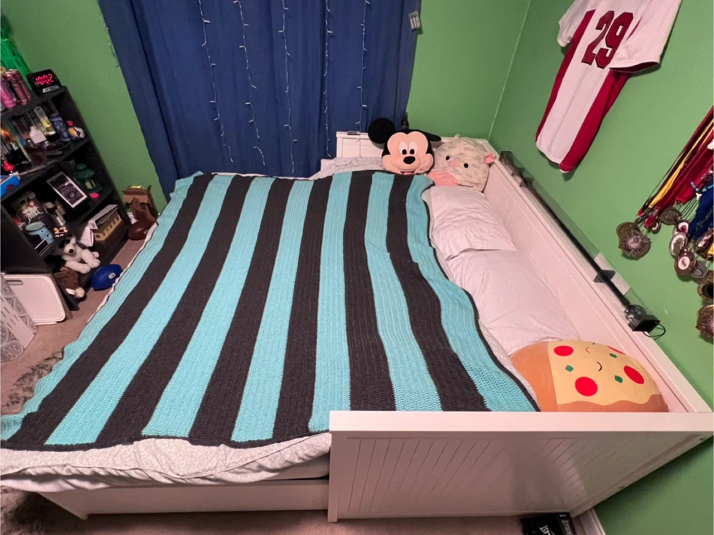 White Daybed with Trundle image indicator(2)