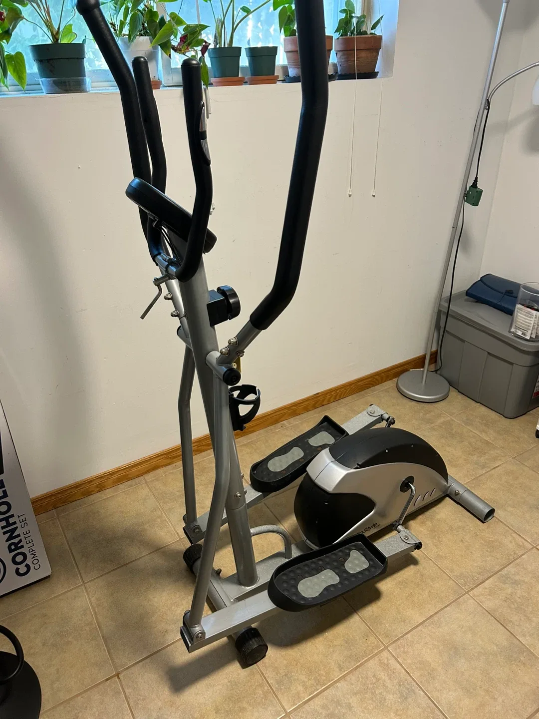 Elliptical Exercise Machine image indicator(3)