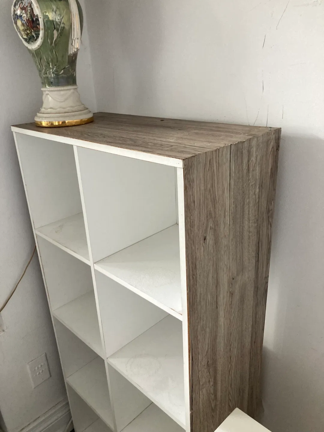 White 8-Cube Storage Shelf Unit image indicator(3)